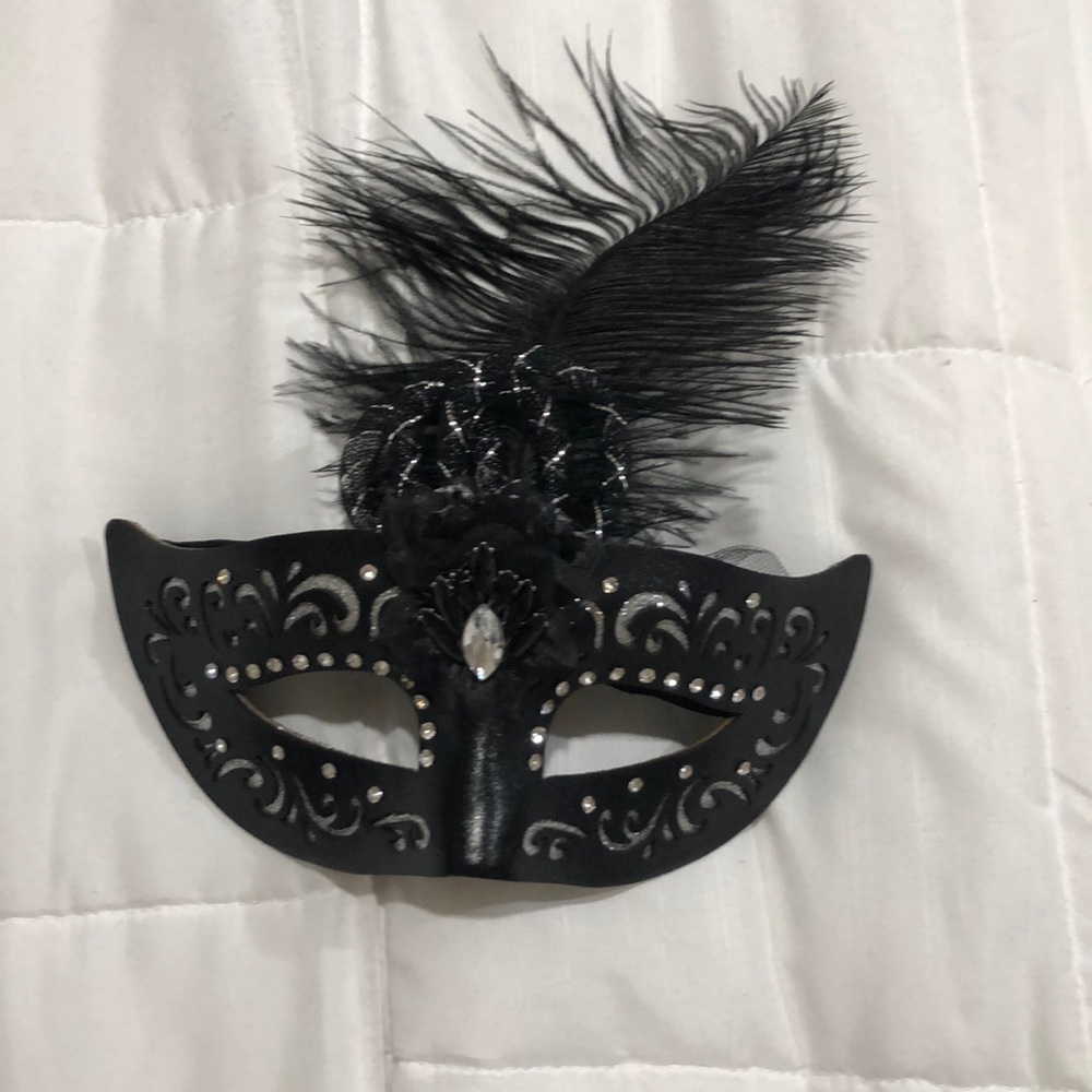 Black mask